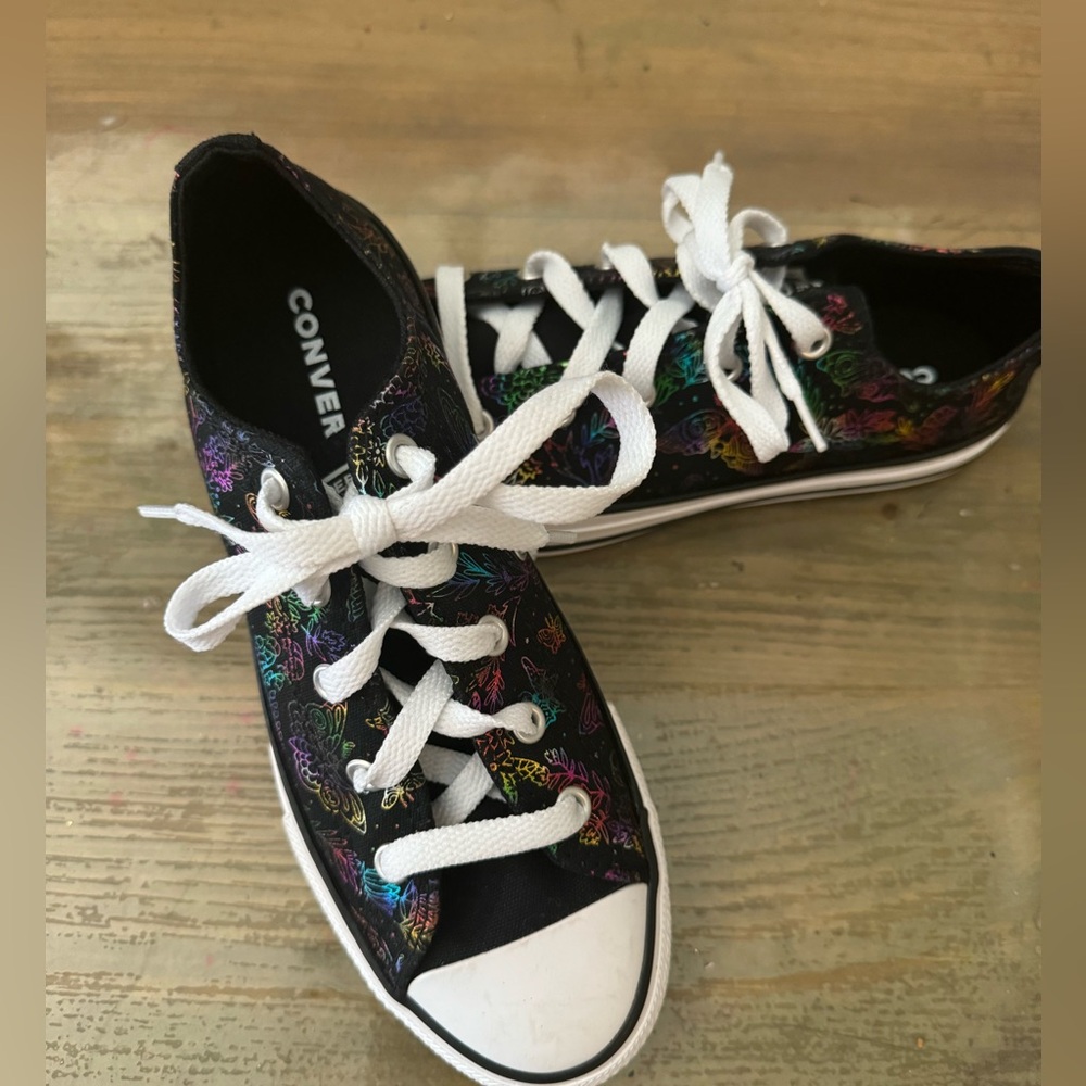 Brand New Converse  Low Chuck Rainbow Metallic Butterfly Size 3